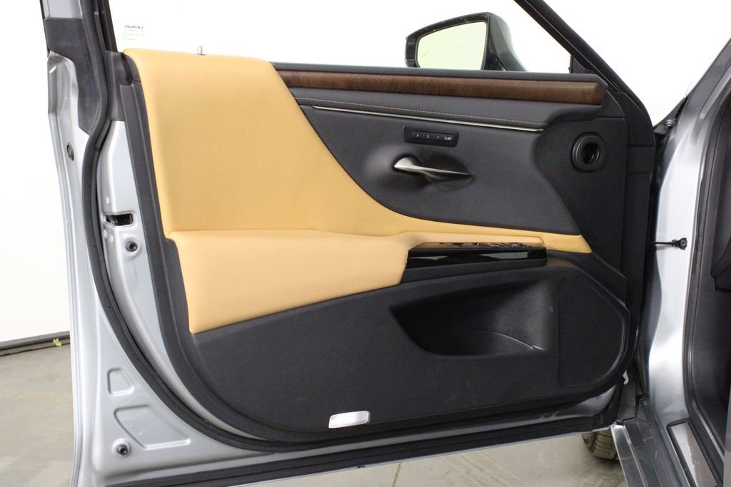 Used 2022 Lexus ES 350 w/ Premium Package image 16