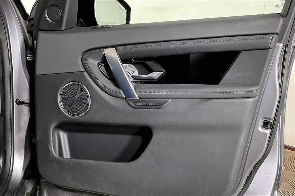 Used 2020 Land Rover Discovery Sport SE AWD/4WD image 23