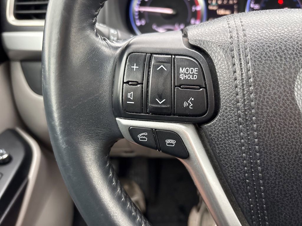 Used 2016 Toyota Highlander XLE FWD image 22