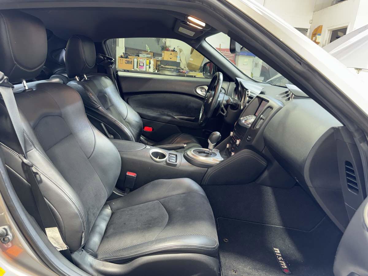 Used 2009 Nissan 370Z Touring w/ Sport Pkg image 22