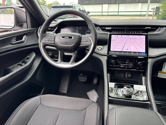 New 2027 Jeep Grand Cherokee Laredo X AWD/4WD image 12