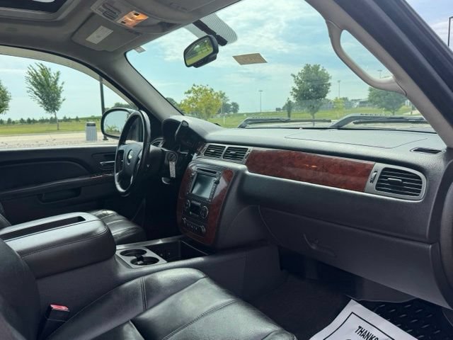 Used 2010 Chevrolet Silverado 1500 LTZ w/ Convenience Package AWD/4WD image 25