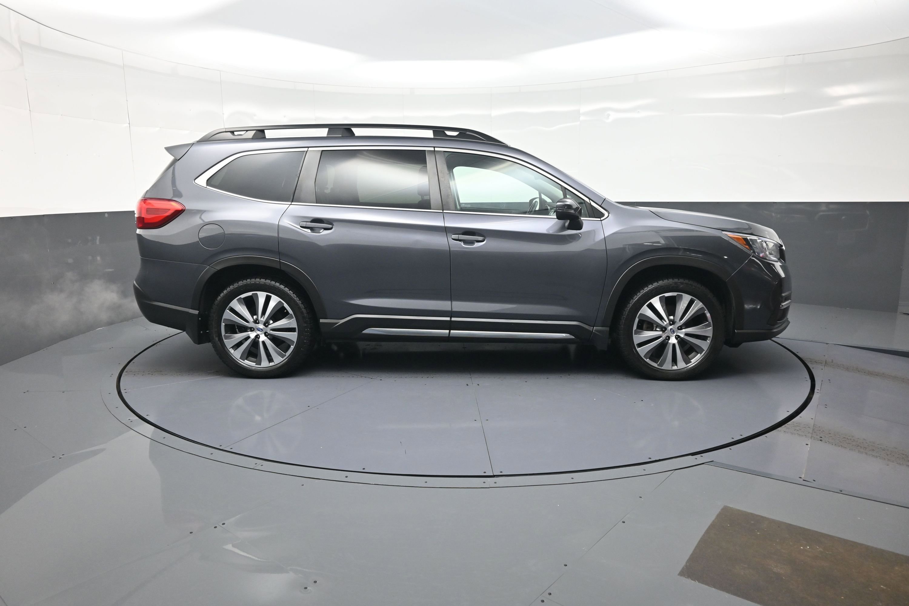 Used 2022 Subaru Ascent Limited image 2