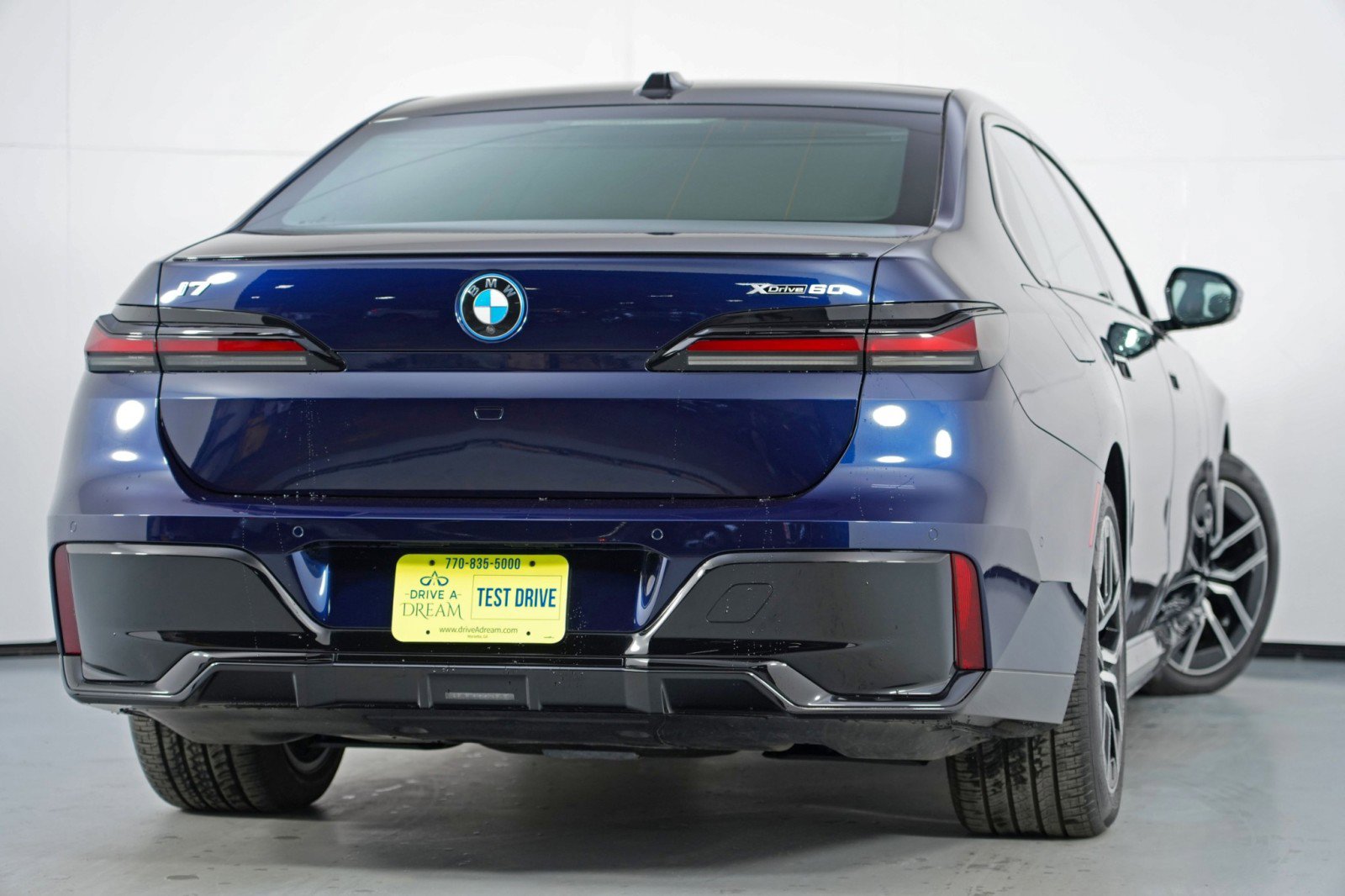 Used 2024 BMW i7 xDrive60 w/ Executive Package image 5