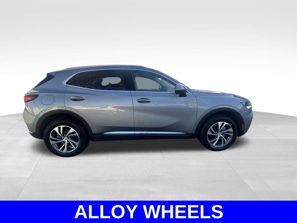 Used 2023 Buick Envision Essence image 3