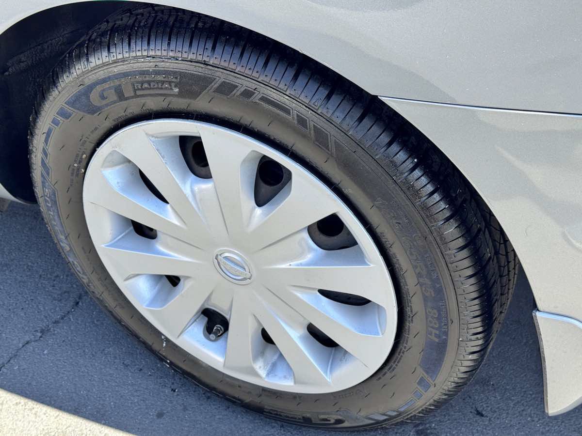 Used 2014 Nissan Versa S Plus FWD image 21