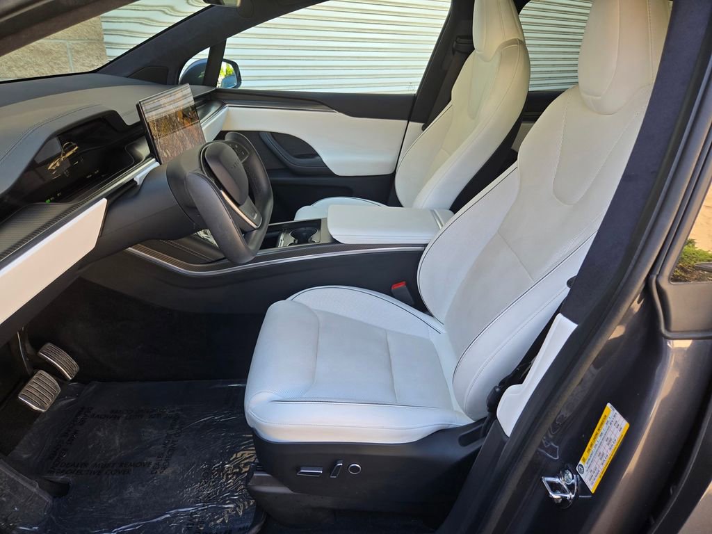 Used 2022 Tesla Model X Plaid image 19