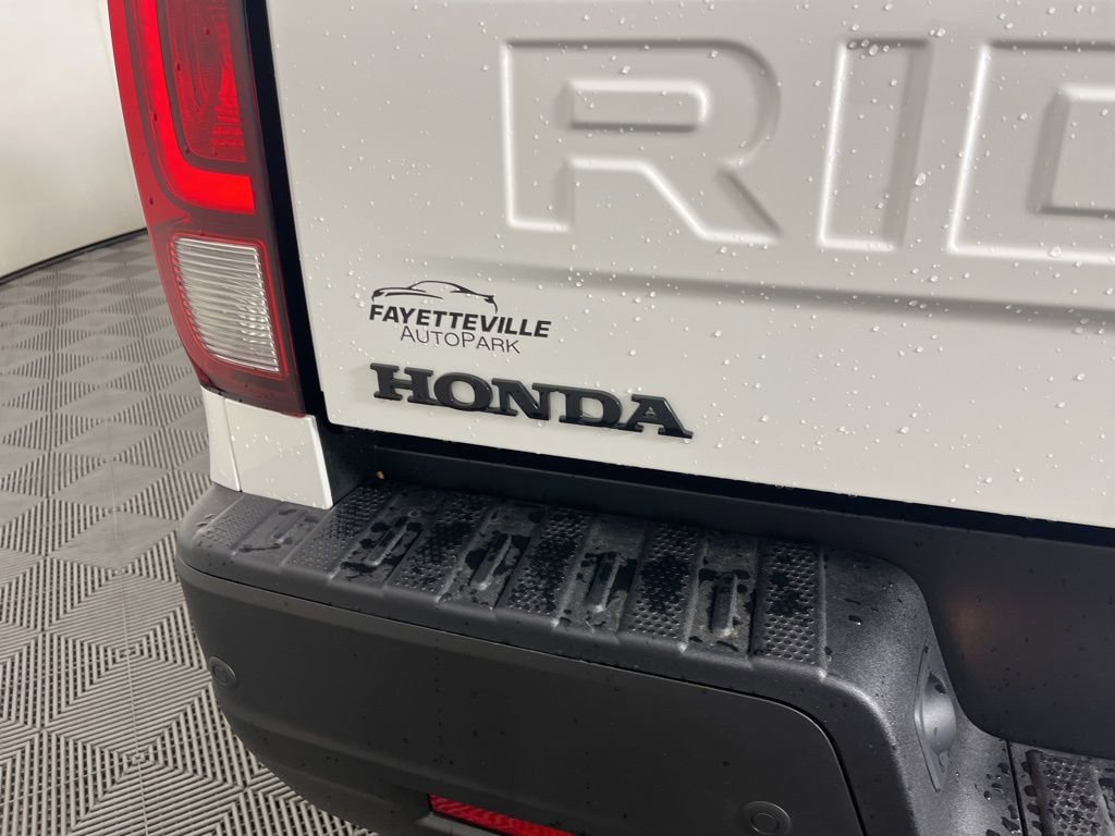 New 2026 Honda Ridgeline Black Edition image 3