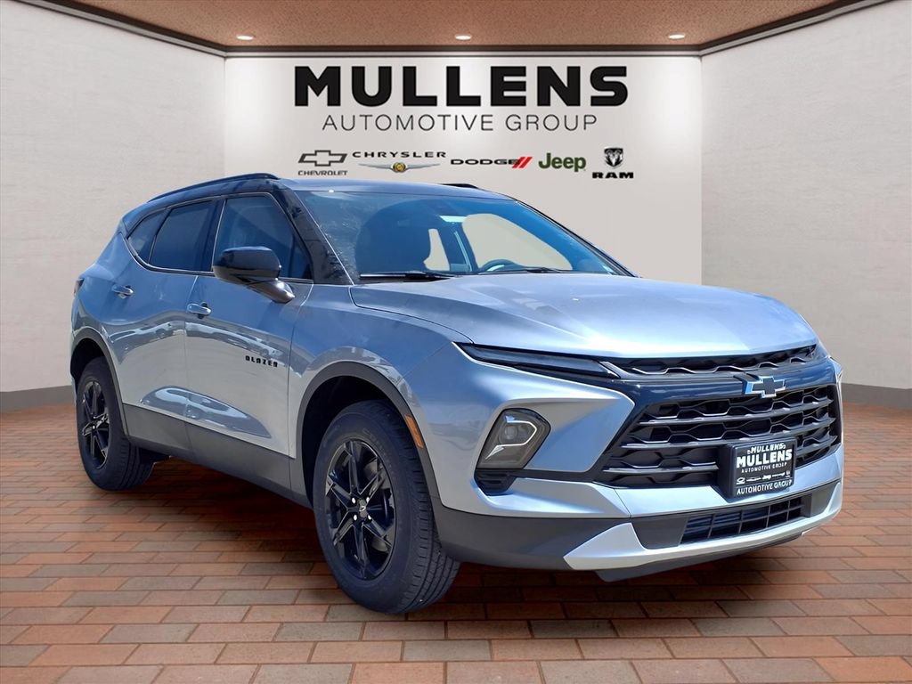 New 2026 Chevrolet Blazer LT w/ Convenience Package FWD image 3