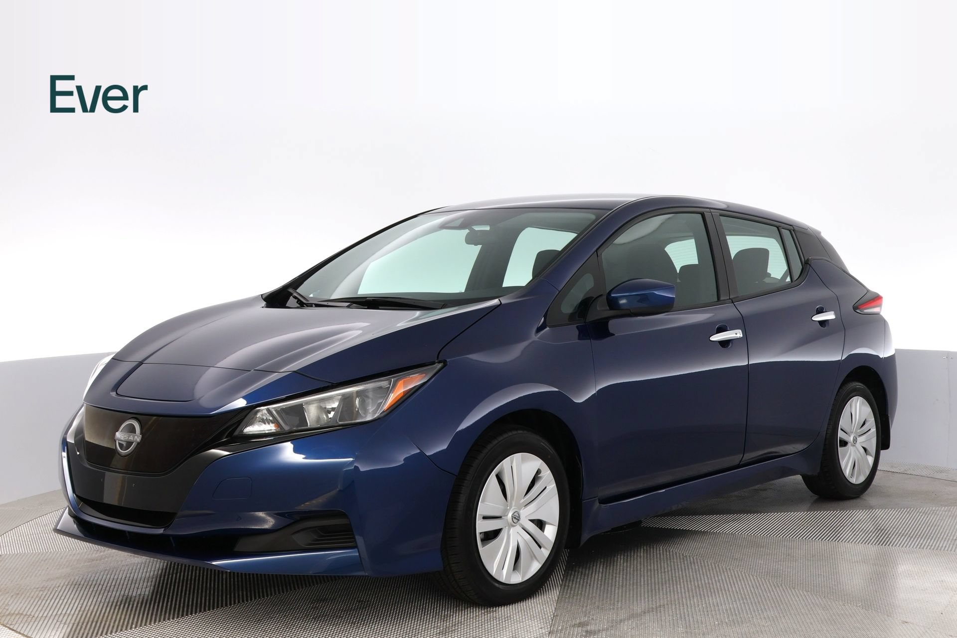 Used 2025 Nissan Leaf S FWD image 2