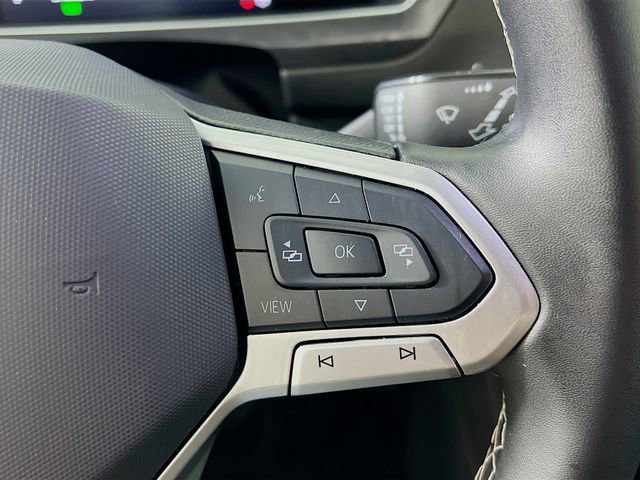 Used 2024 Volkswagen Tiguan SE image 32