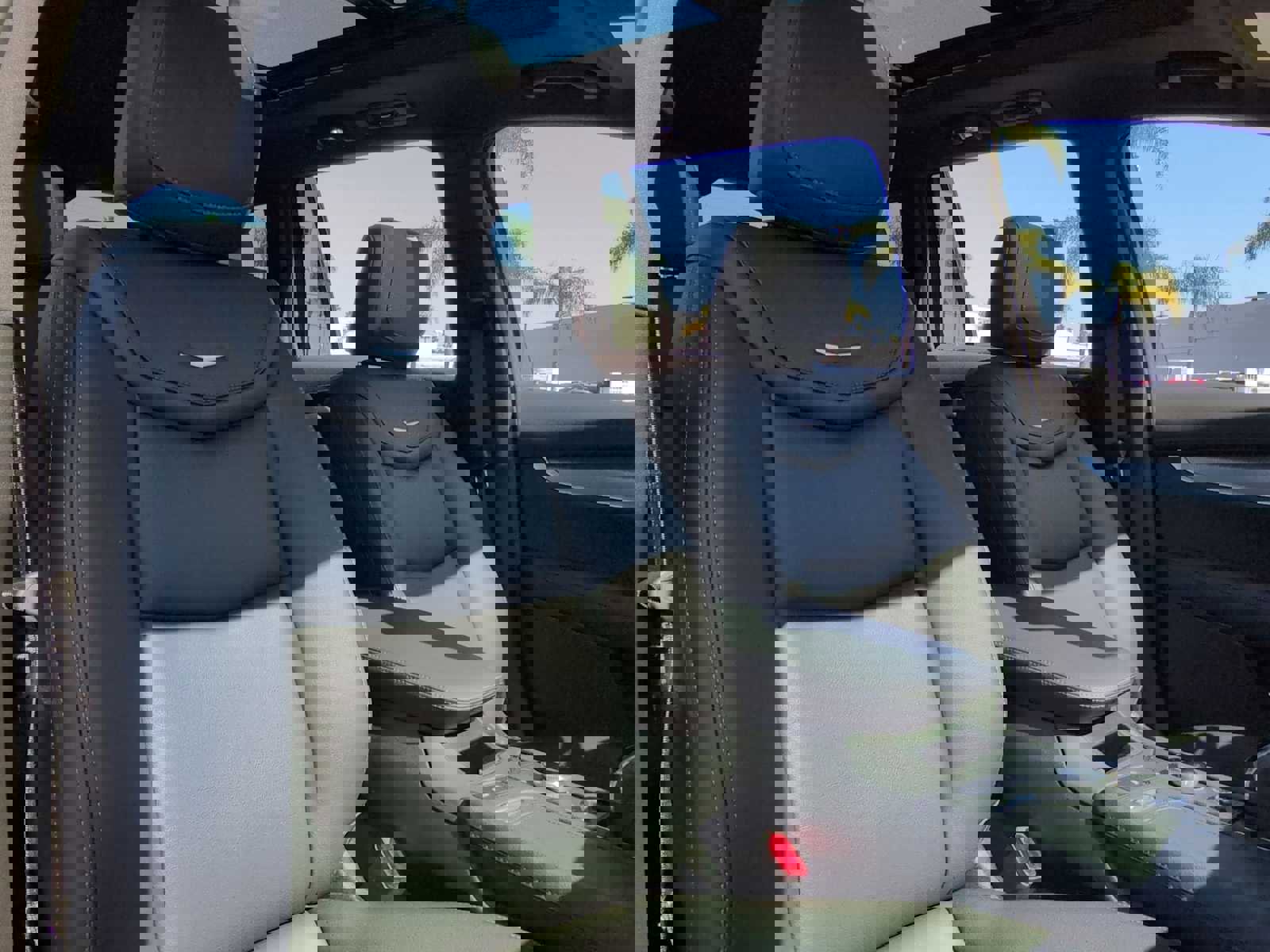 Used 2025 Cadillac XT6 Luxury image 27