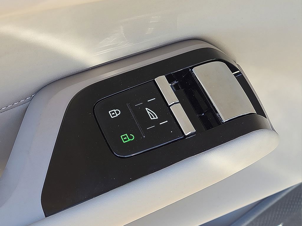 New 2026 Volvo EX90 Plus RWD image 20