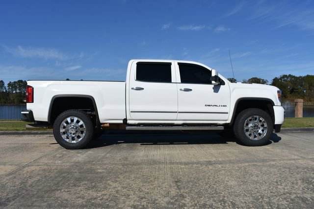 Used 2019 GMC Sierra 2500 Denali w/ Duramax Plus Package AWD/4WD image 3