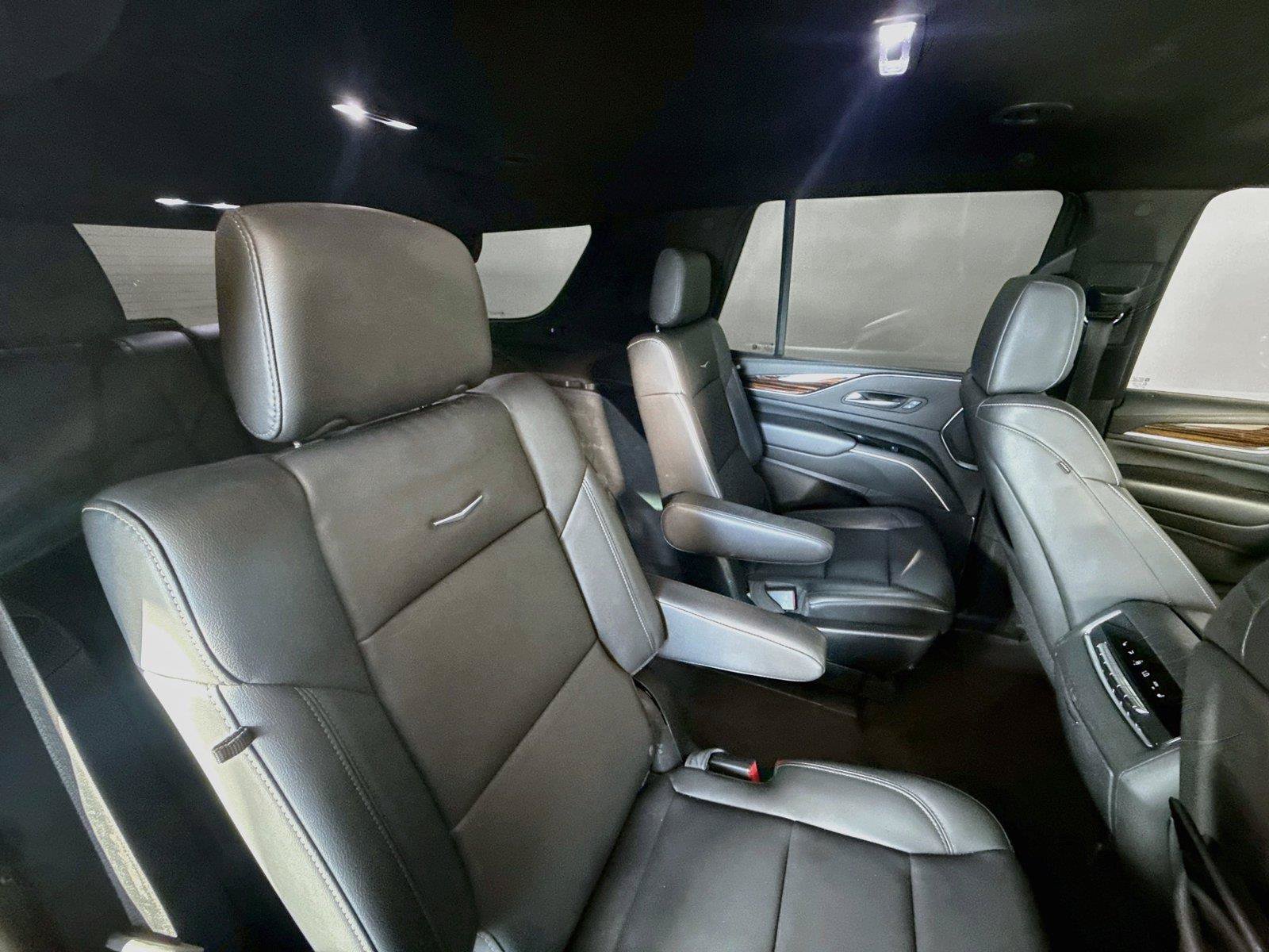 Used 2023 Cadillac Escalade Luxury RWD image 35