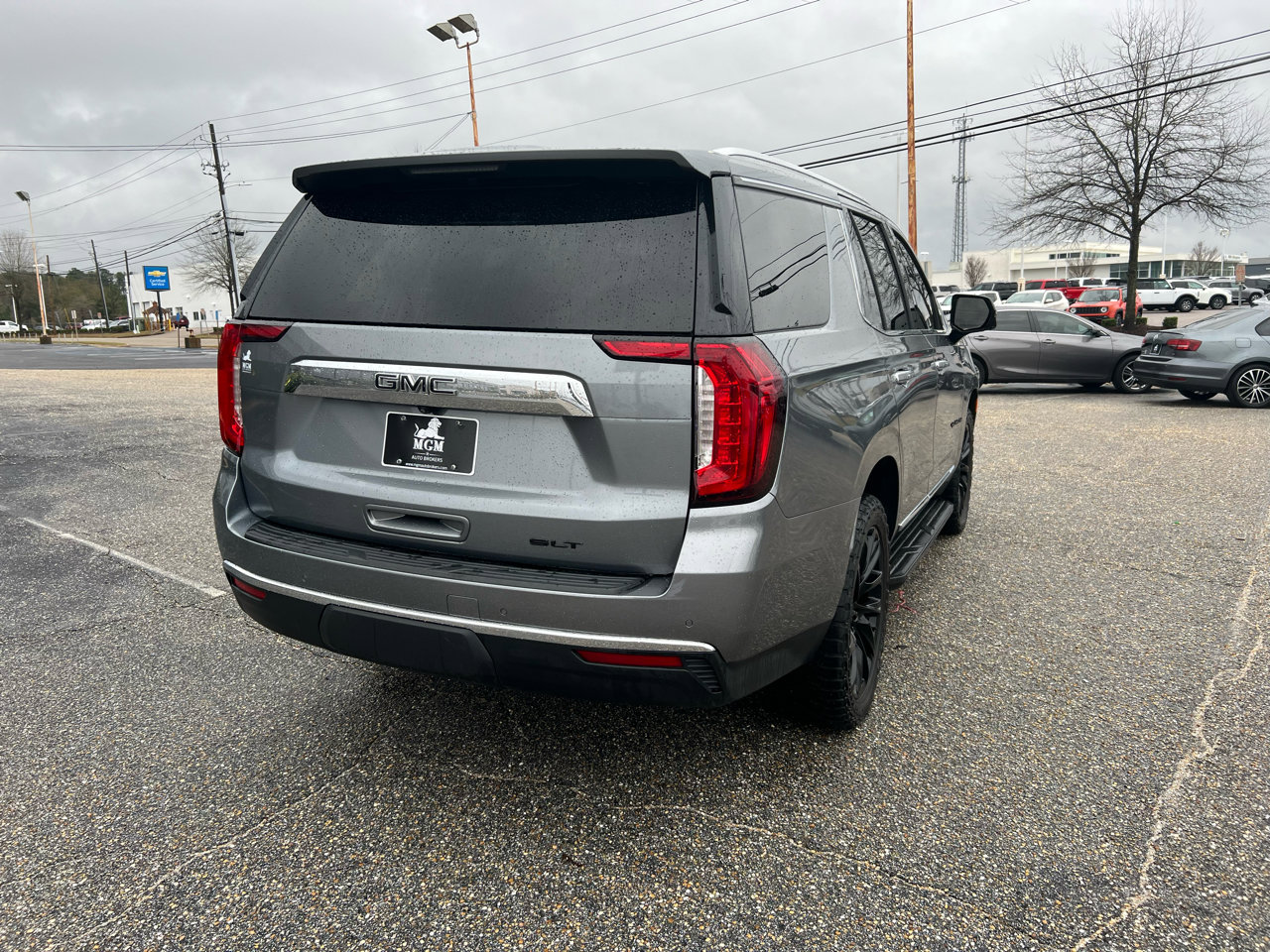 Used 2022 GMC Yukon SLT w/ SLT Premium Package image 24