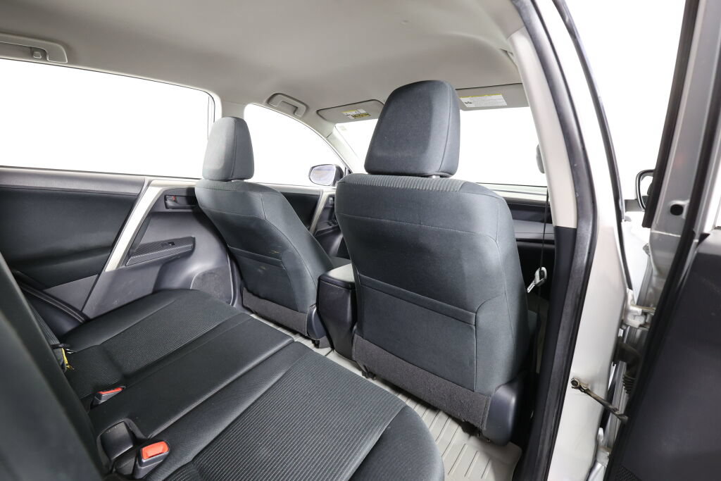 Used 2015 Toyota RAV4 LE AWD/4WD image 20