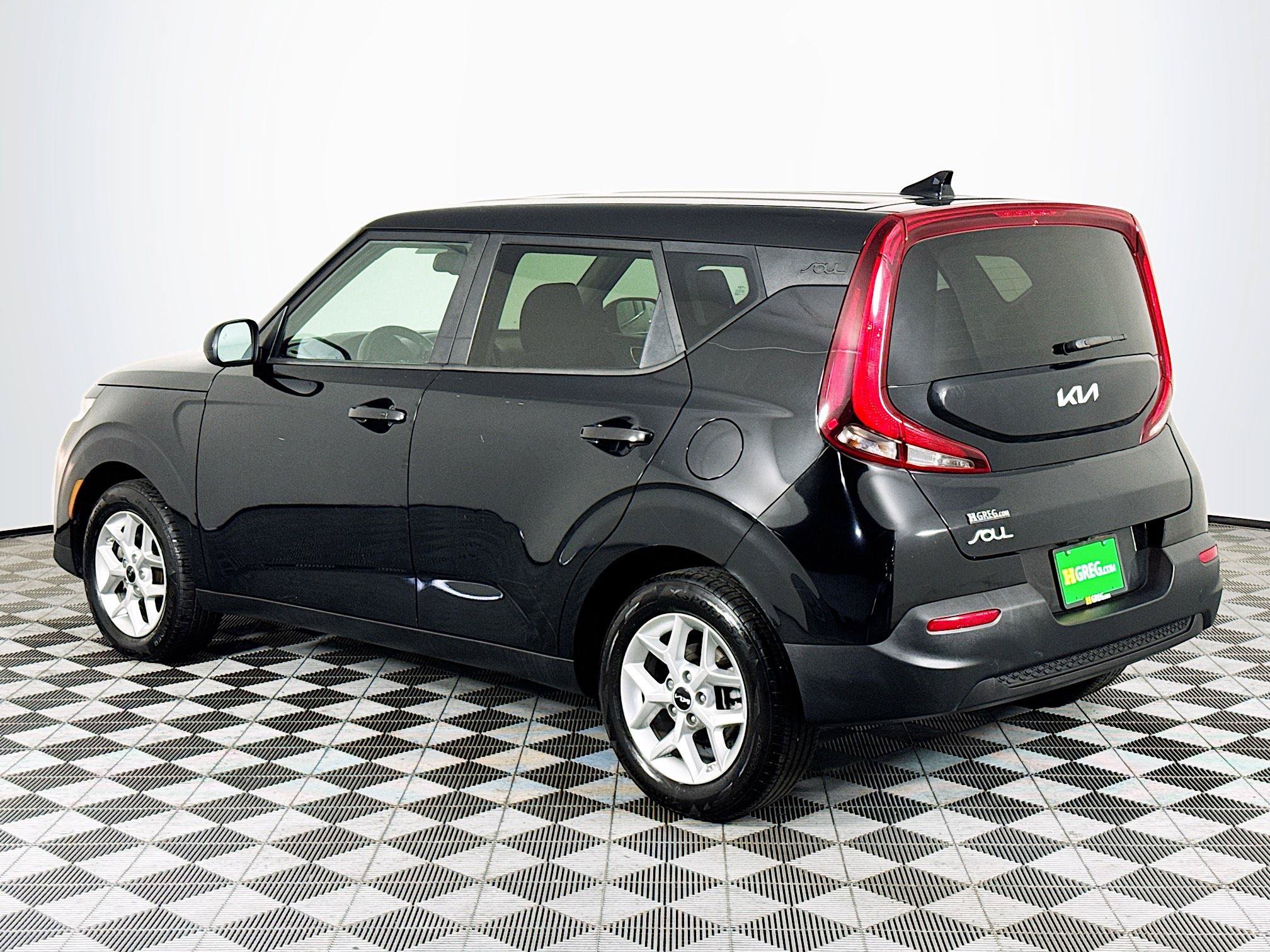 Used 2022 Kia Soul S FWD image 6