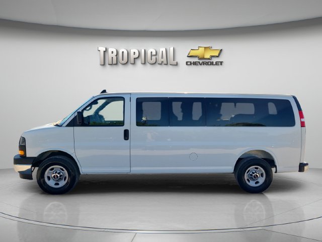 Used 2025 GMC Savana 3500 LT w/ LT Preferred Equipment Group RWD image 2