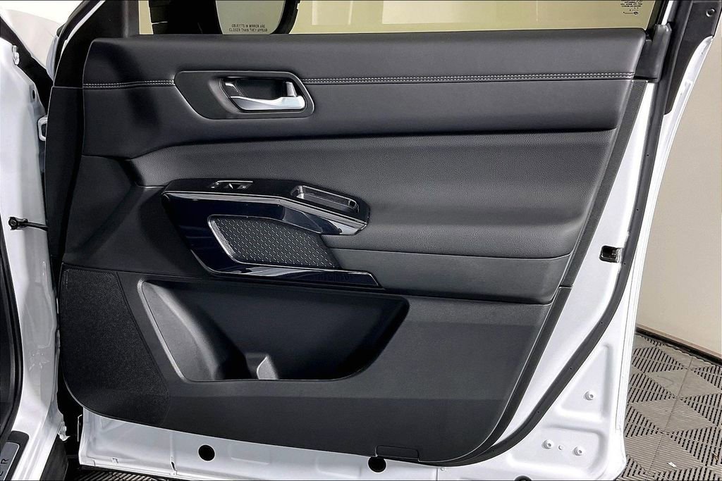 New 2026 Nissan Pathfinder Platinum w/ Cargo Package image 20