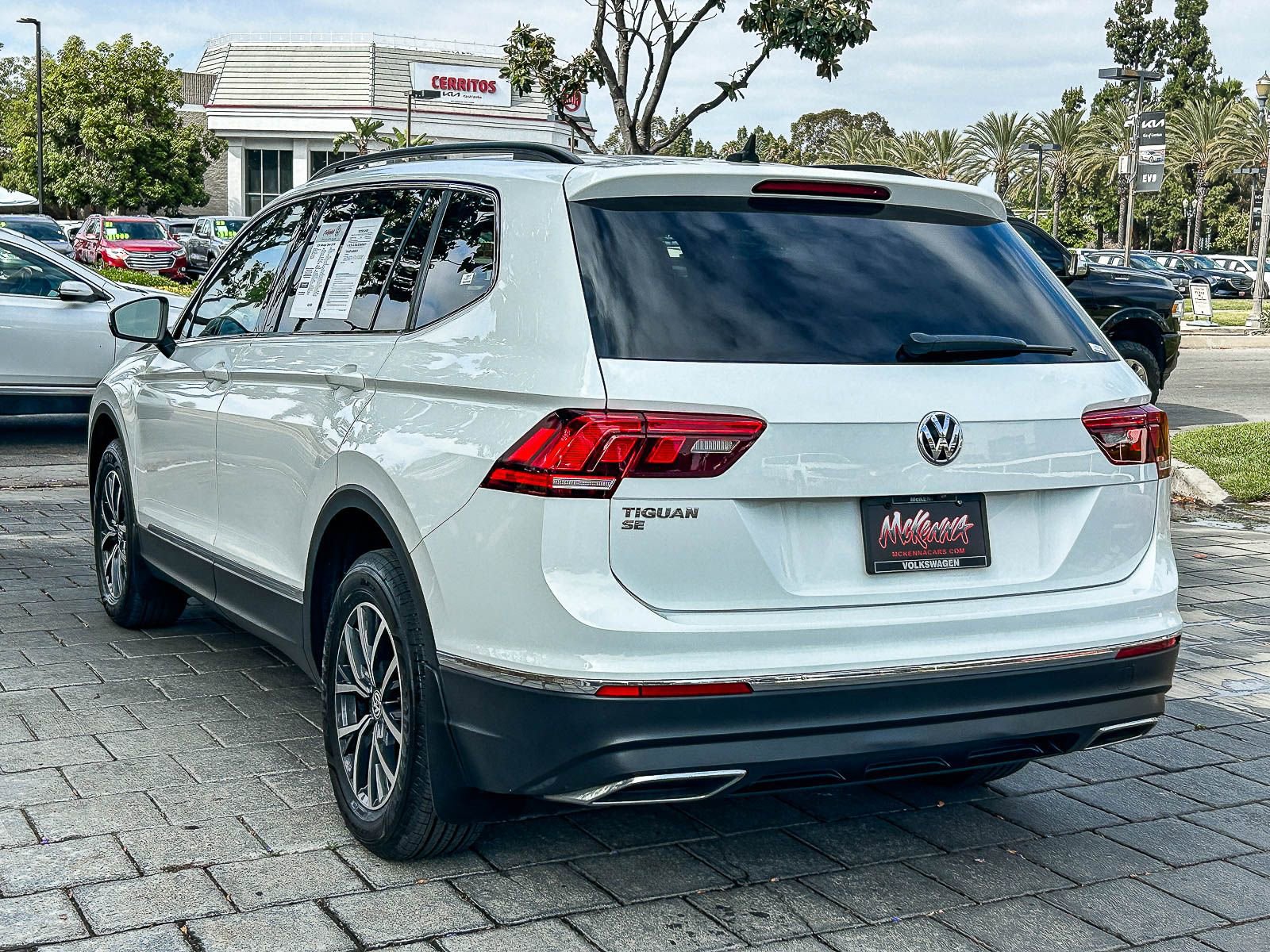 Used 2020 Volkswagen Tiguan SE FWD image 8