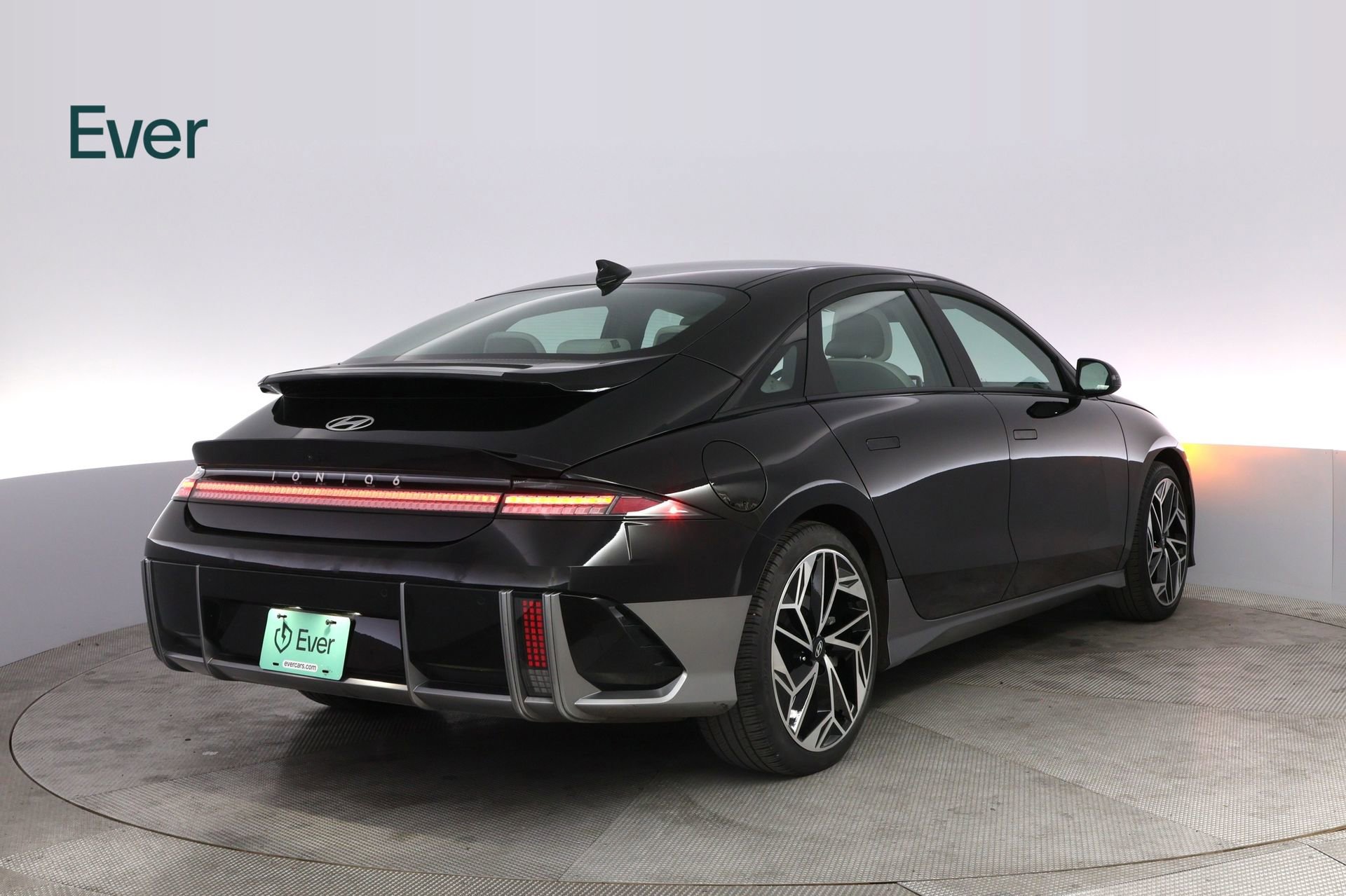 Used 2024 Hyundai Ioniq 6 SEL image 3