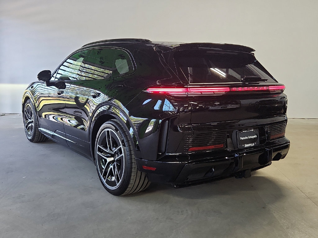 New 2026 Porsche Cayenne Turbo AWD/4WD image 3