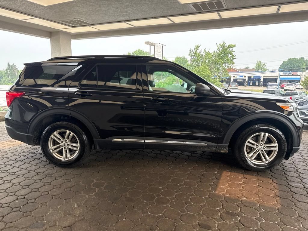 Certified 2023 Ford Explorer XLT w/ Equipment Group 202A AWD/4WD image 5