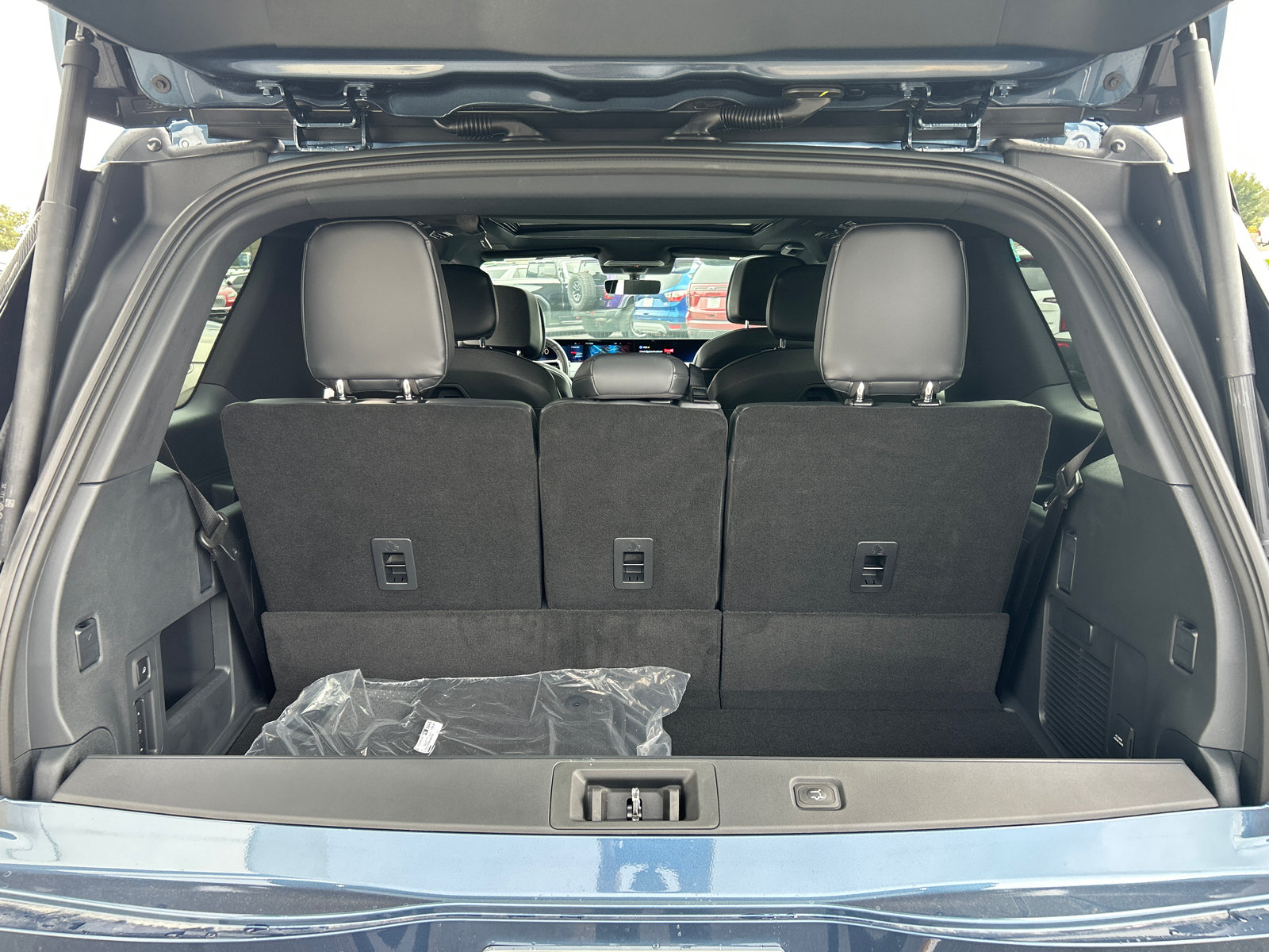 New 2027 Lincoln Navigator Reserve w/ Jet Appearance Package AWD/4WD image 9