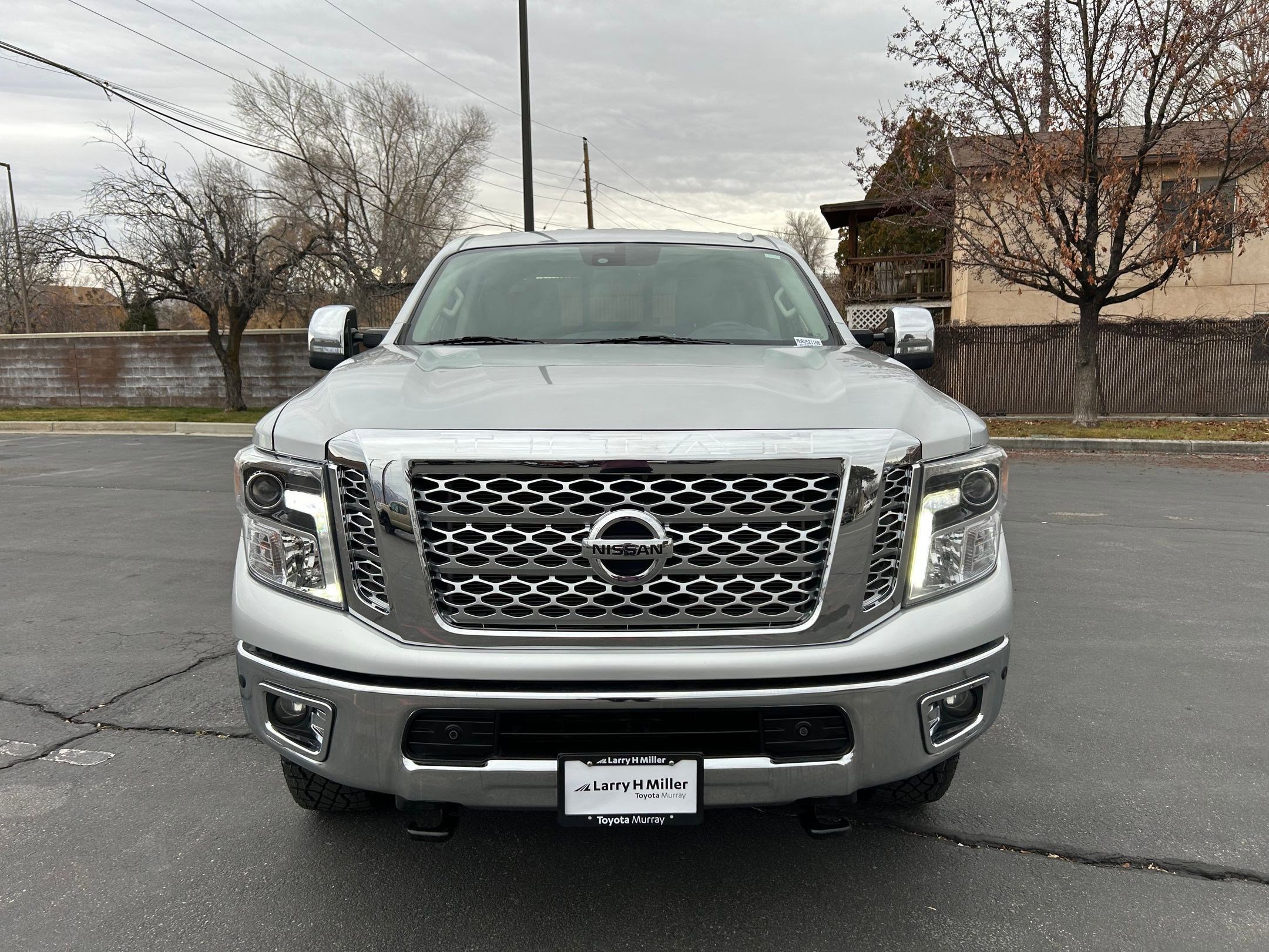 Used 2017 Nissan Titan SL image 8