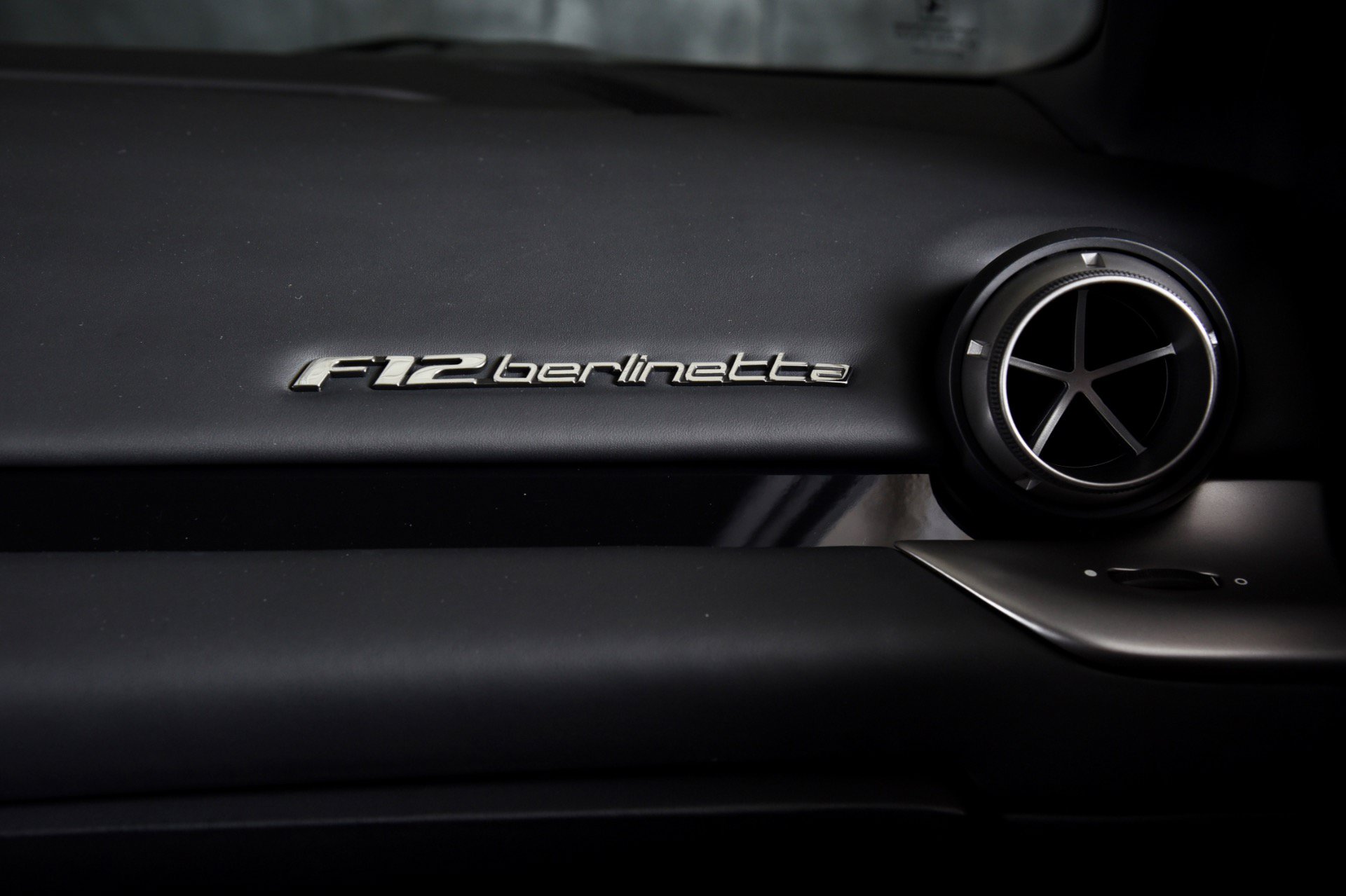 Used 2014 Ferrari F12 Berlinetta RWD image 34