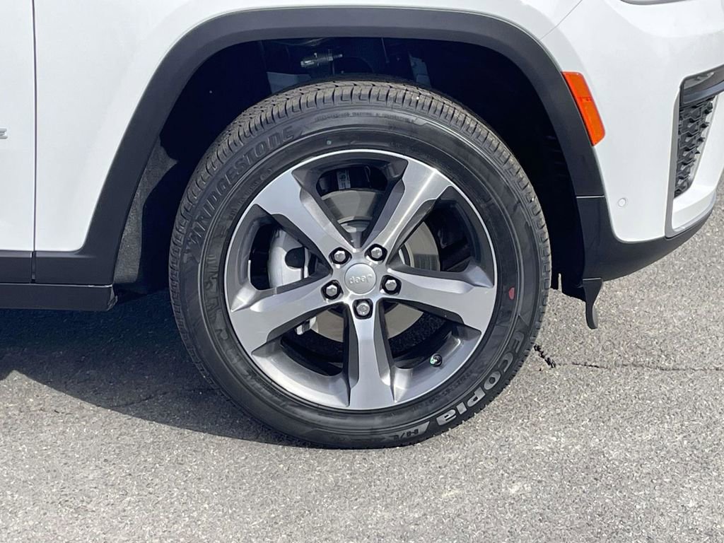 New 2026 Jeep Grand Cherokee Limited w/ Luxury Tech Group II image 13