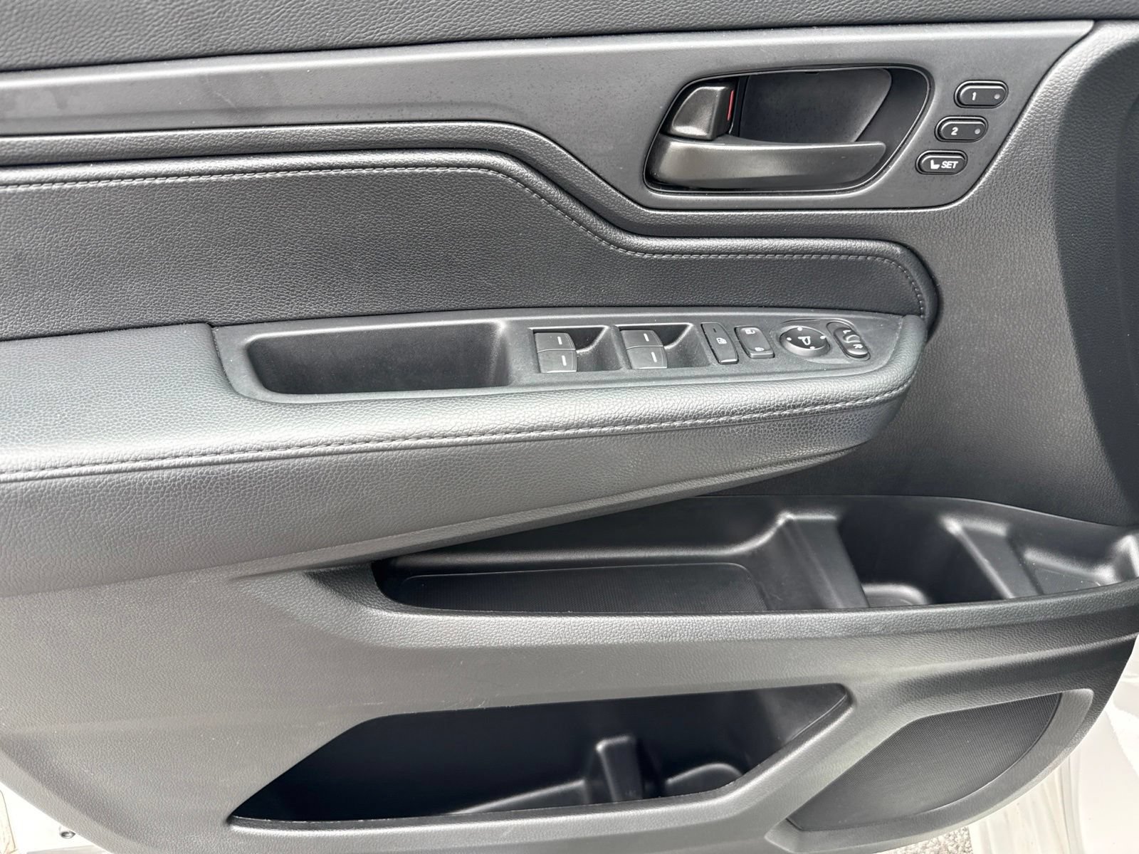 Used 2025 Honda Odyssey Sport-L image 18