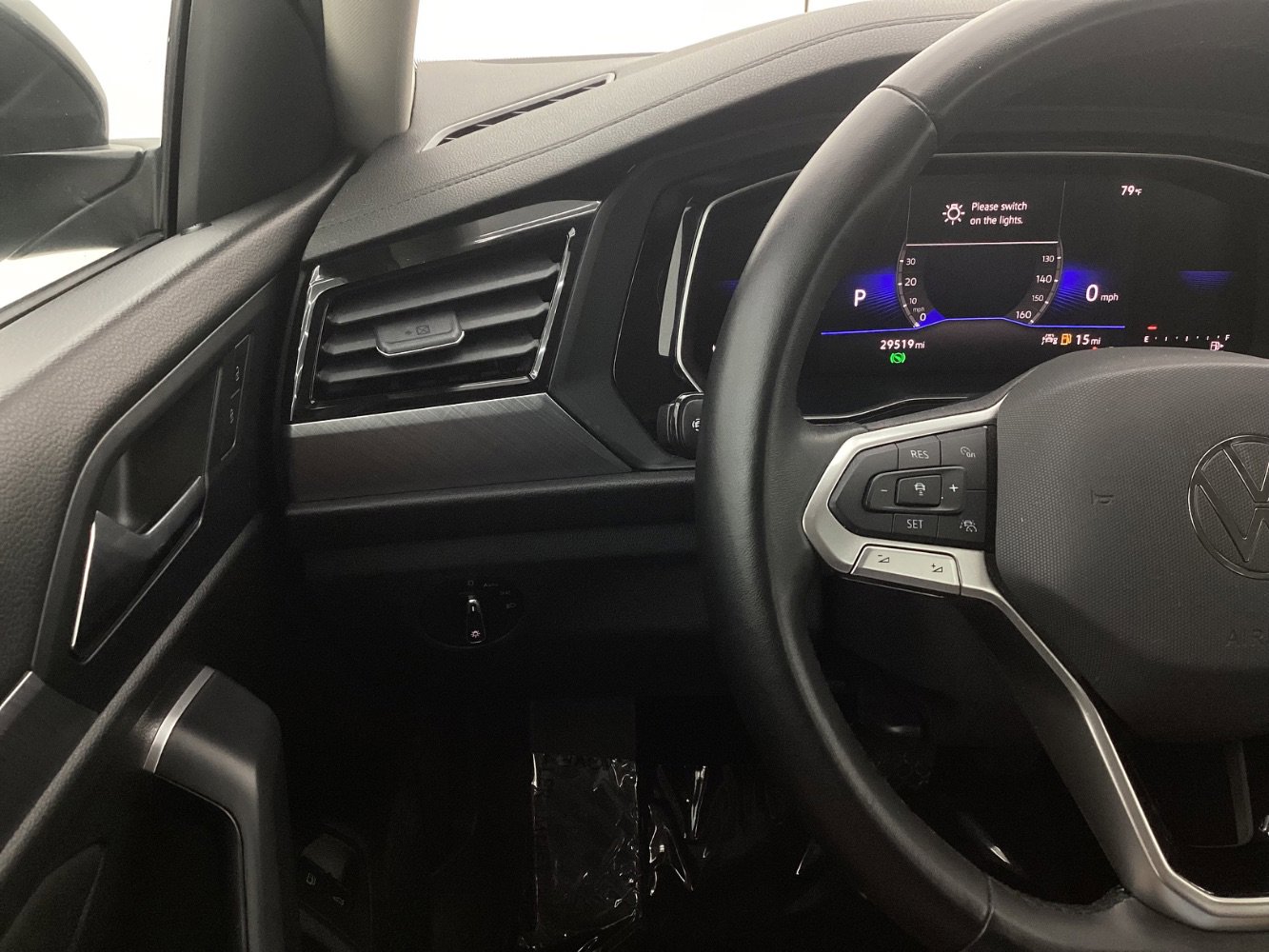 Used 2024 Volkswagen Jetta SE image 31