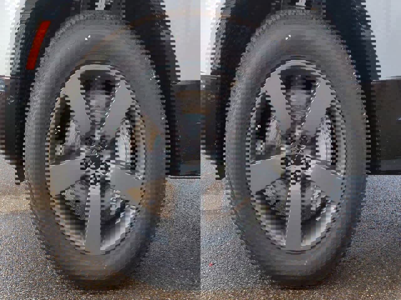 New 2026 Land Rover Defender 110 X-Dynamic SE image 13