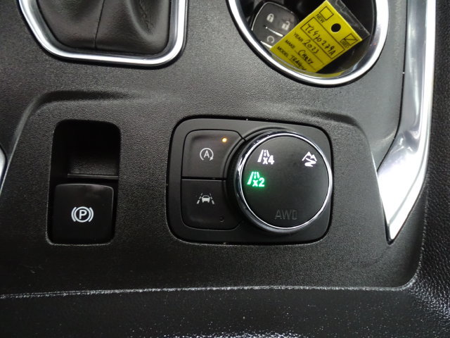 Used 2023 Chevrolet Traverse LT AWD/4WD image 11
