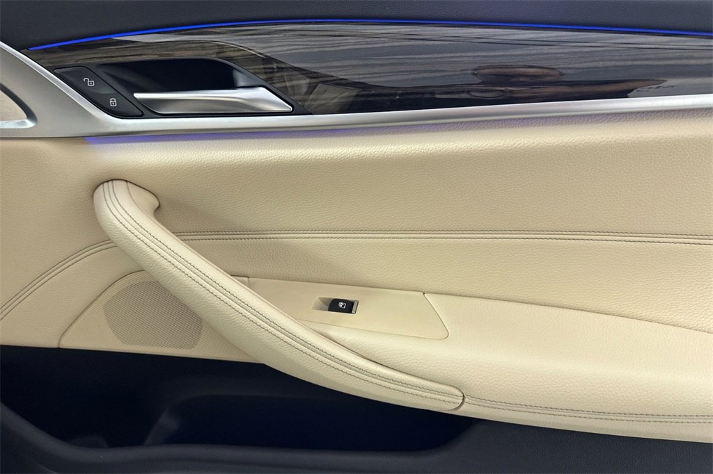 Used 2018 BMW 530e image 19