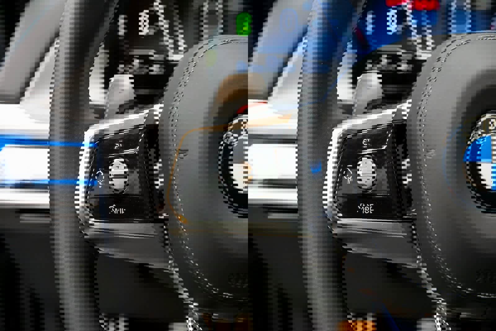 Used 2024 BMW 760i xDrive w/ Executive Package image 34