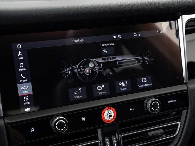 Certified 2025 Porsche Macan image 18