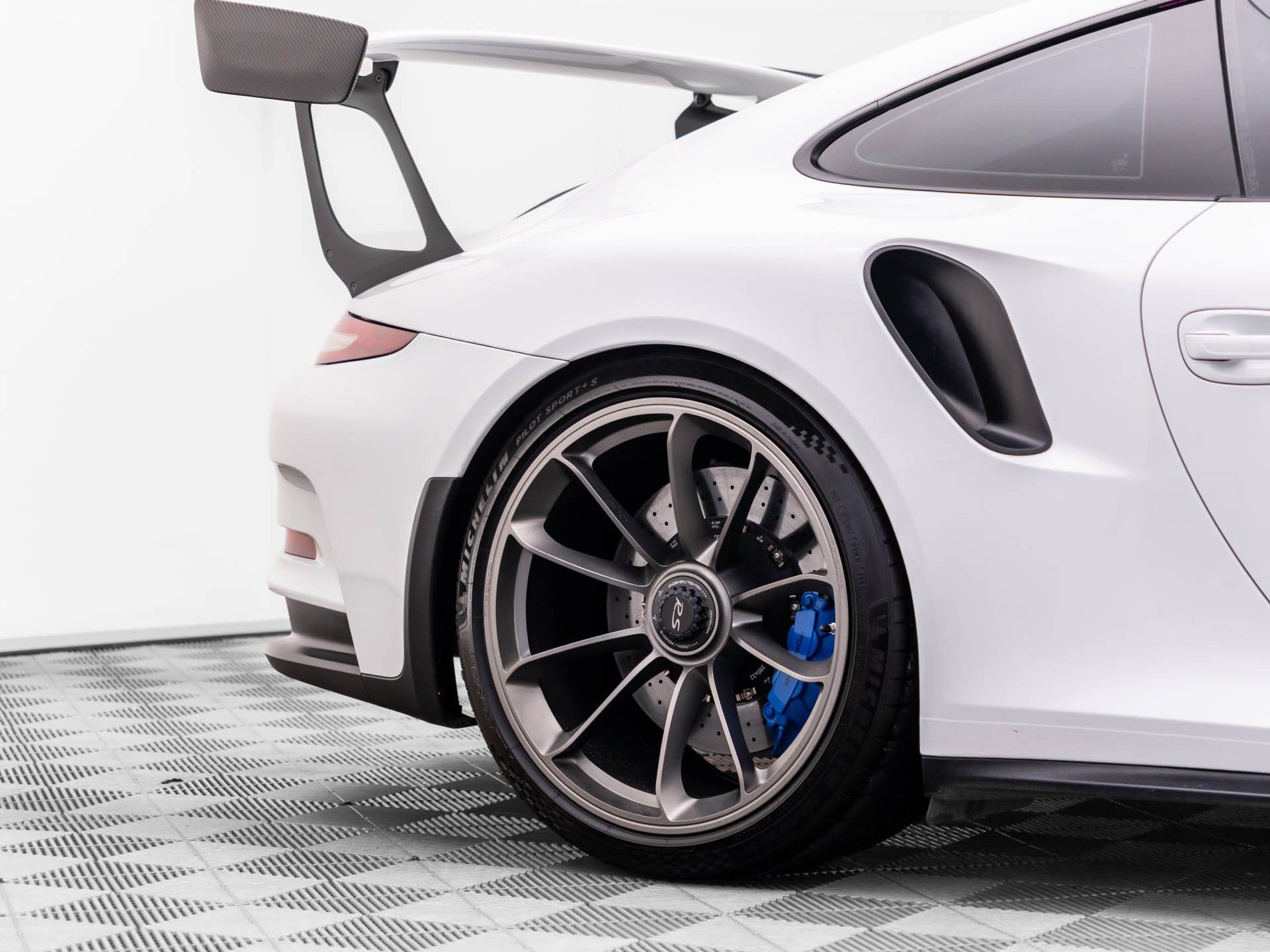 Used 2016 Porsche 911 GT3 RS RWD image 33