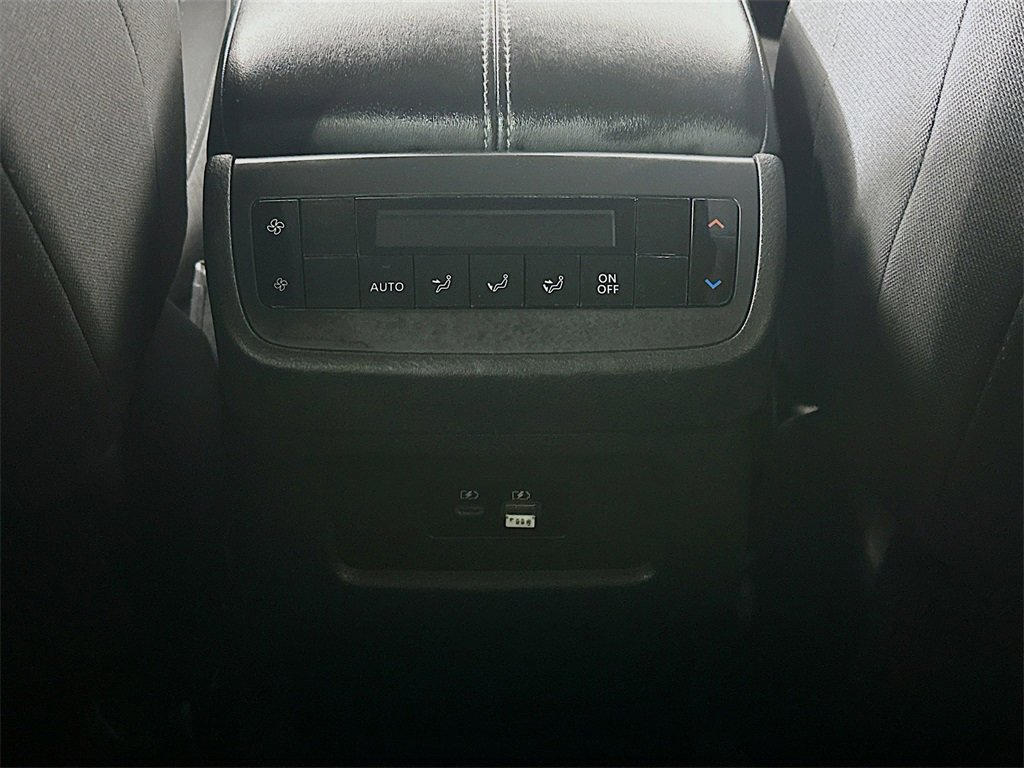 Used 2022 Nissan Pathfinder SV w/ SV Premium Package image 22