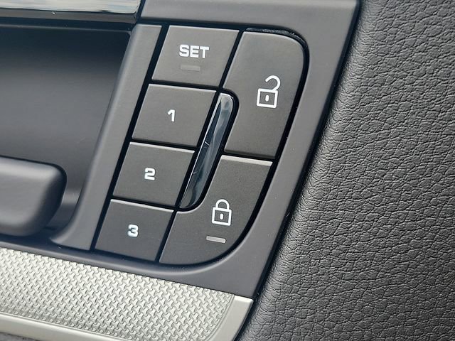 New 2026 Porsche Cayenne image 20