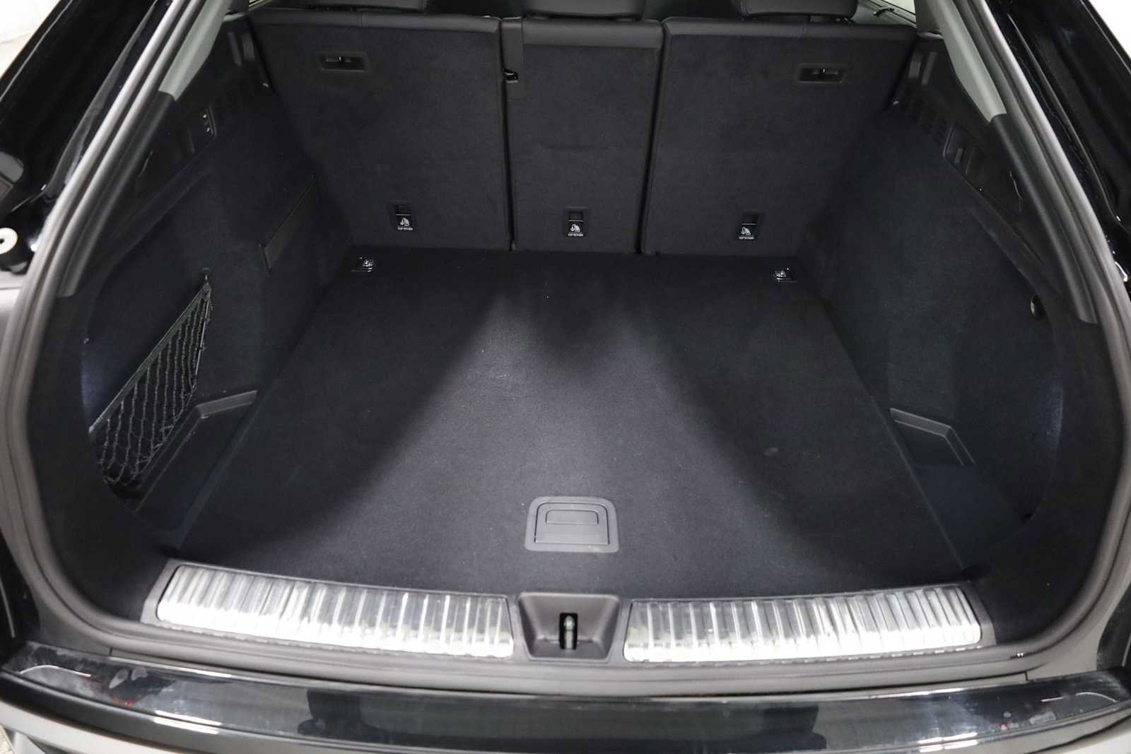 Certified 2025 Audi Q5 Prestige image 39