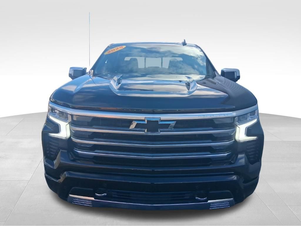 Used 2025 Chevrolet Silverado 1500 High Country w/ Technology Package image 11