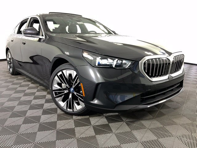 Used 2025 BMW i5 xDrive40 w/ Premium Package AWD/4WD image 57