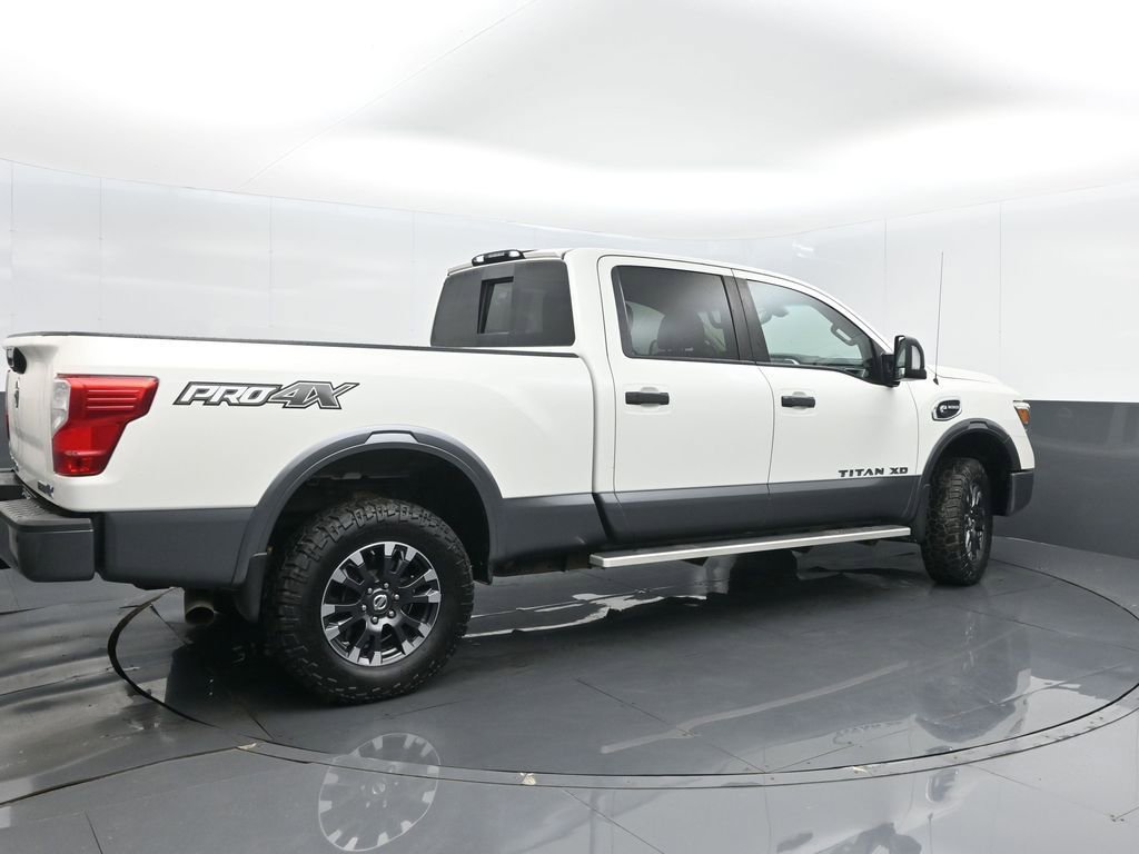 Used 2018 Nissan Titan PRO-4X w/ Pro-4x Convenience Package image 7