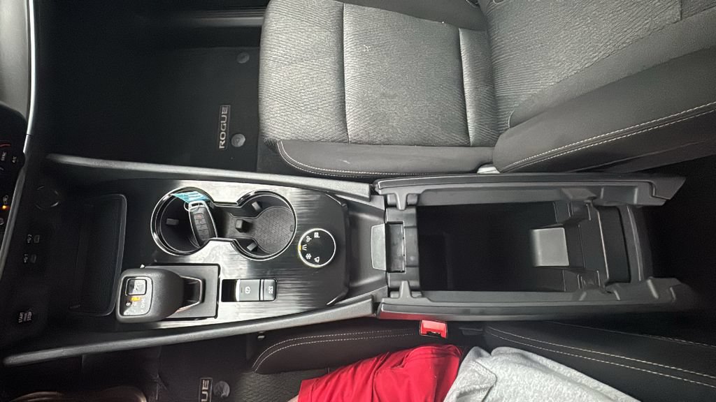 Used 2025 Nissan Rogue SV AWD/4WD image 22