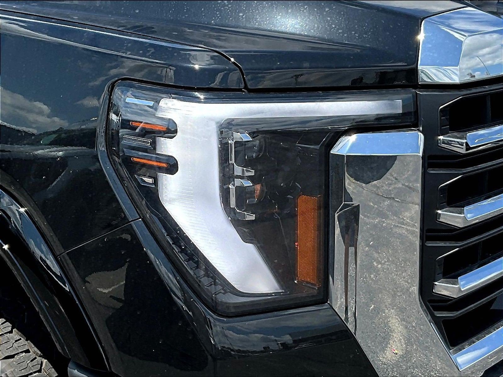 New 2026 GMC Sierra 2500 SLT w/ SLT Premium Package AWD/4WD image 8