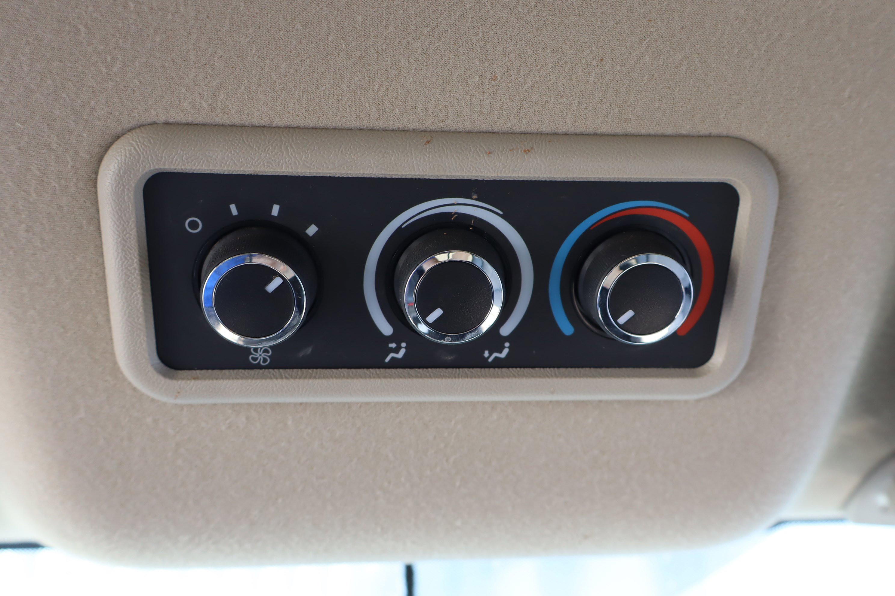 Used 2024 Chevrolet Express 3500 LS image 23