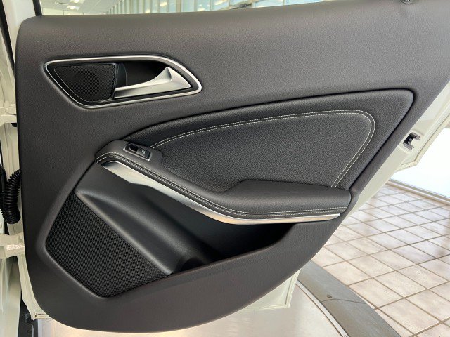 Used 2018 Mercedes-Benz GLA 250 4MATIC image 35